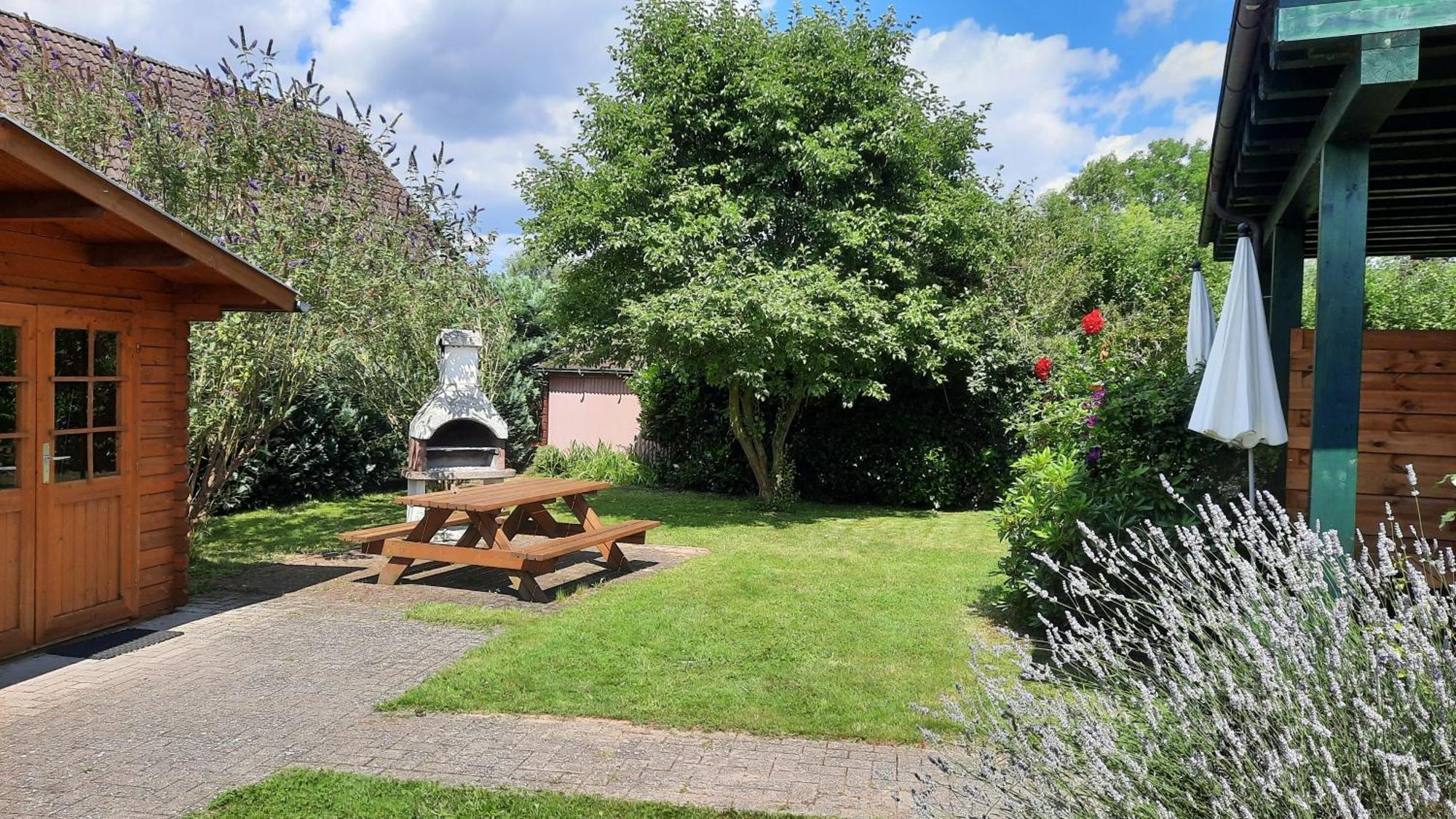 Ferienhaus Sasse Ferienwohnungen Mit Garten & Grill Molschow Kültér fotó
